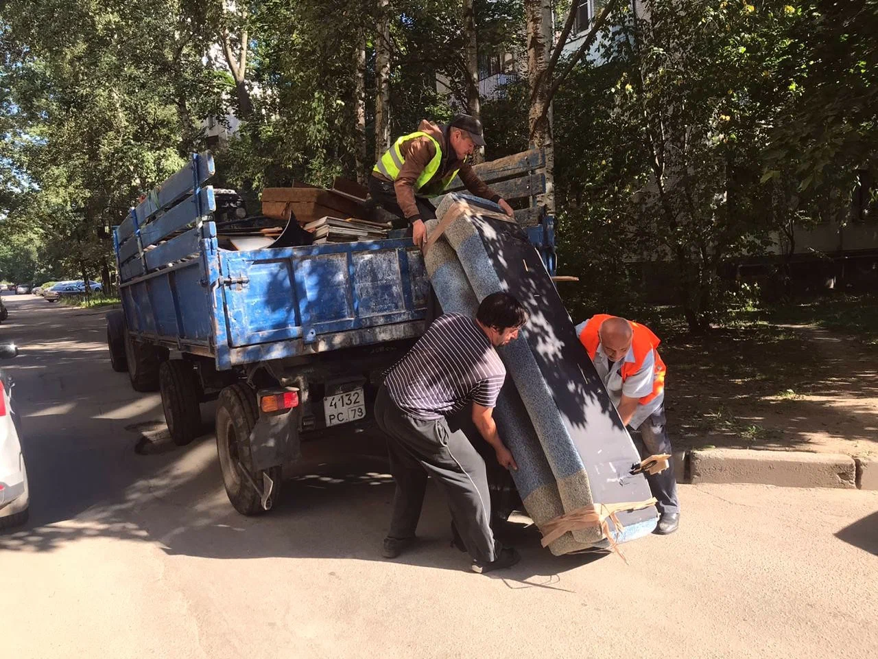 Профессиональный вывоз крупногабаритного мусора в Новошахтинске в октябре