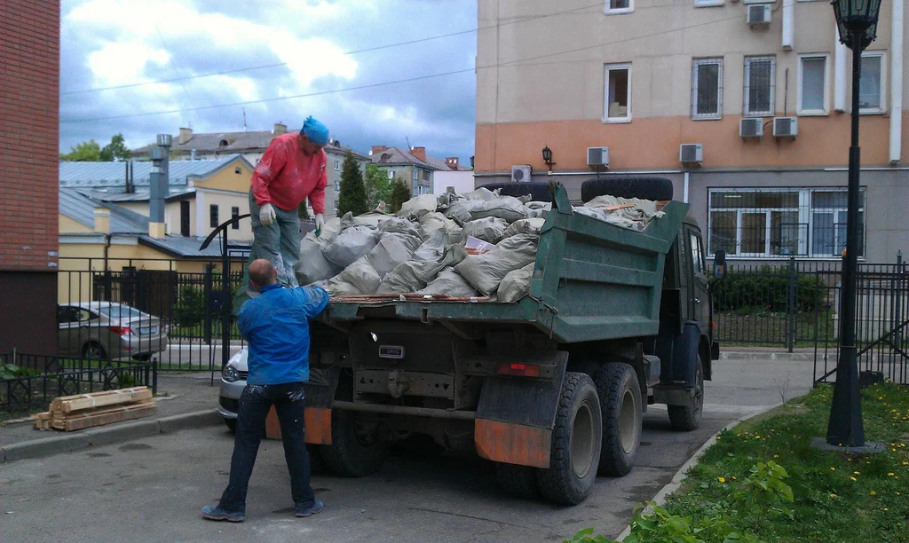 Вывоз строительного мусора в Новошахтинске от 1667 руб. – ПроМусор