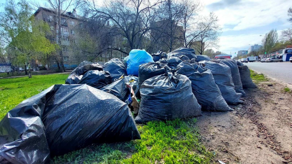 Вывоз и утилизация мусора после субботника в Новошахтинске в октябре
