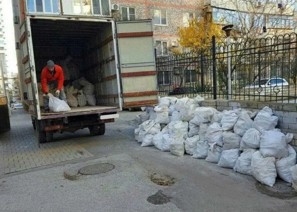 Вывоз мусора после переезда в Новошахтинске в октябре