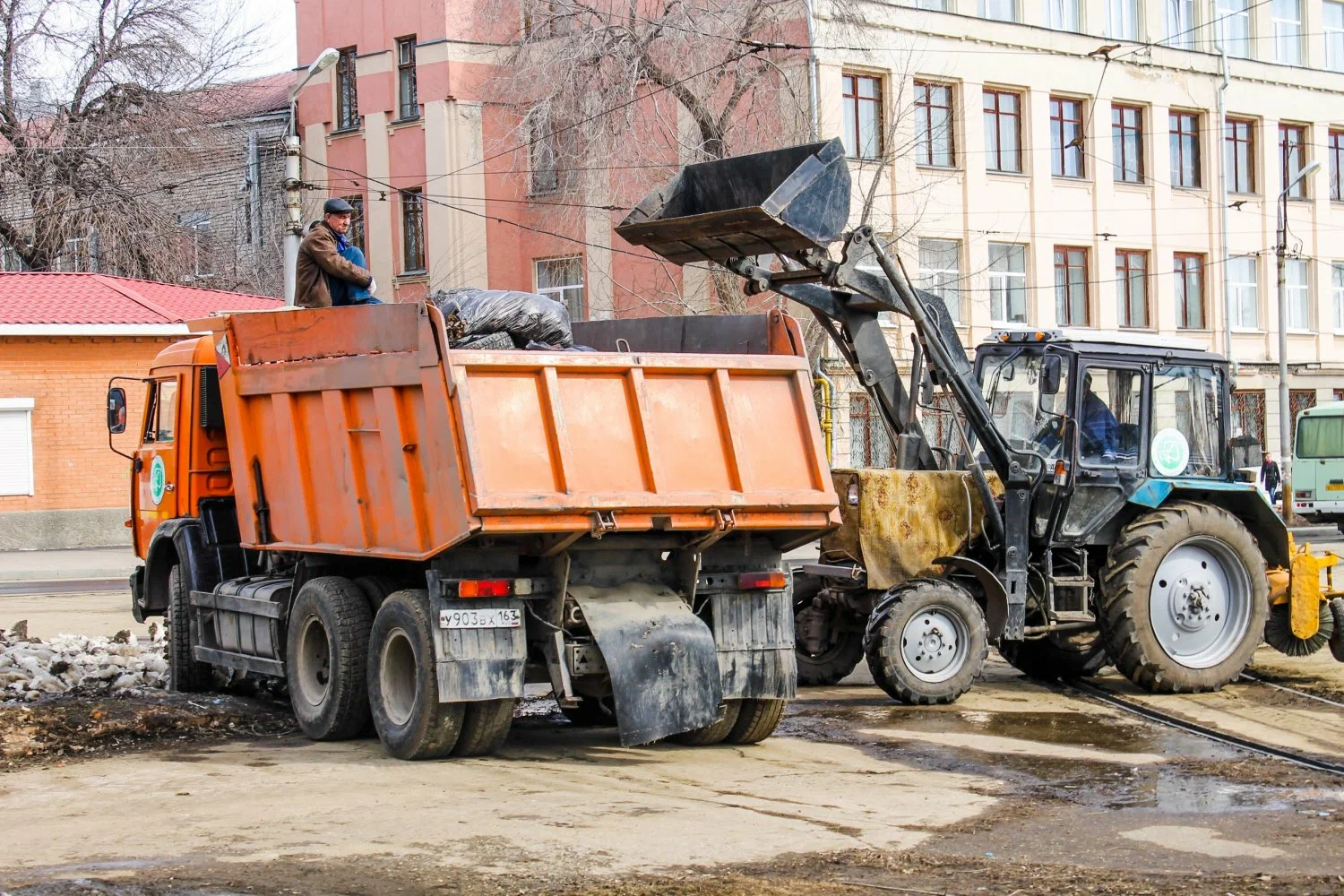 Вывоз мусора Камазом в Новошахтинске – аренда и заказ Камаза 10 тонн от 2448 руб. в ПроМусор