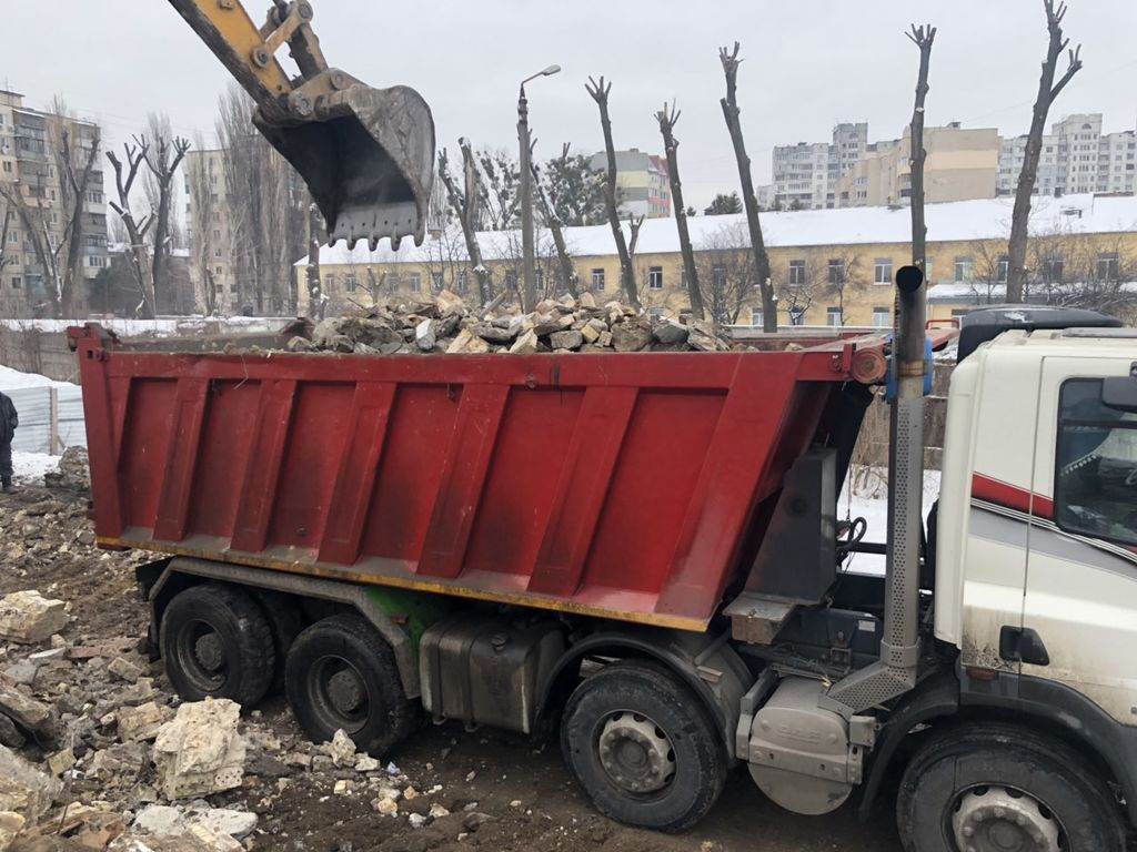 Вывоз мусора Камазом в Новошахтинске в октябре