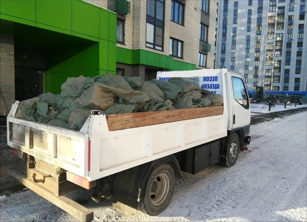 Вывоз мусора грузовым фургоном 3 тонны в Новошахтинске — цена от 1406 руб., ПроМусор