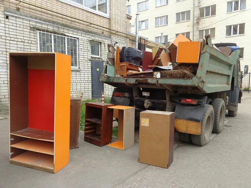 Вывоз шкафа в Новошахтинске от ПроМусор — недорого, демонтаж, утилизация, вывоз из квартиры от 885 руб