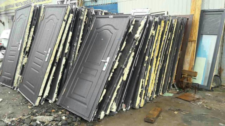 Вывоз металлических дверей с утилизацией в Новошахтинске в октябре