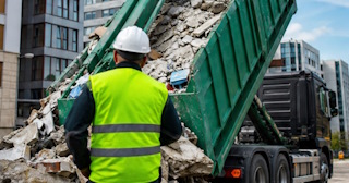 Вывоз строительного мусора в Новошахтинске: услуги лицензированной компании — ПроМусор